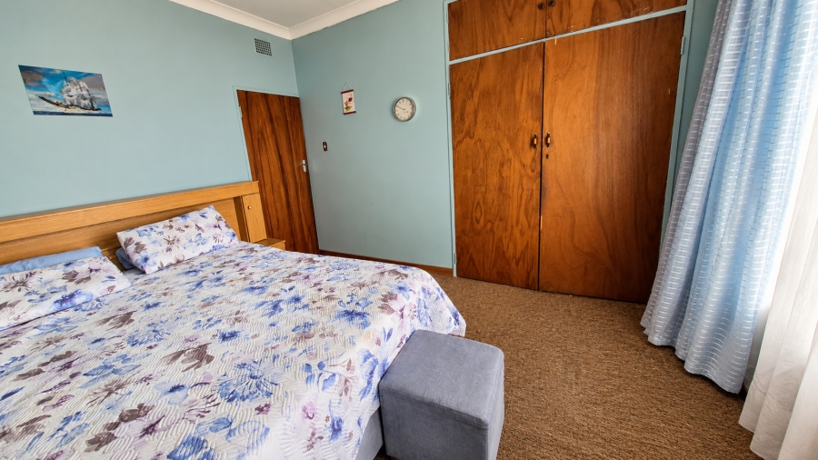 5 Bedroom Property for Sale in Meiringspark North West